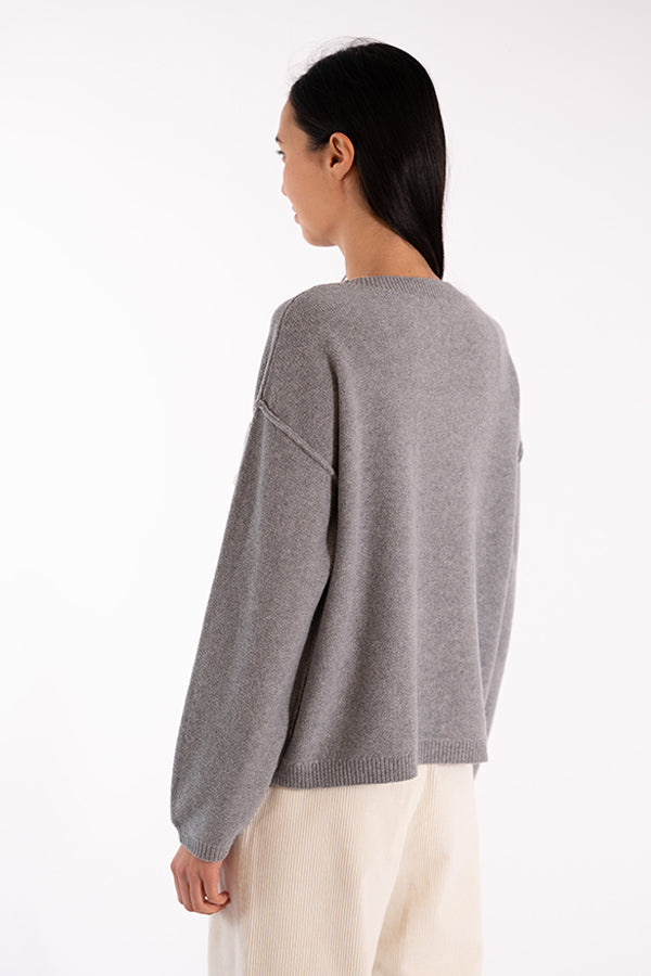 EVE HEARTS EMBROIDERY GREY SWEATER