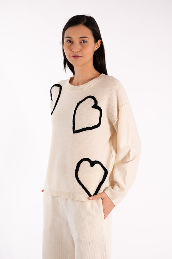 EVE HEARTS EMBROIDERY WHITE SWEATER