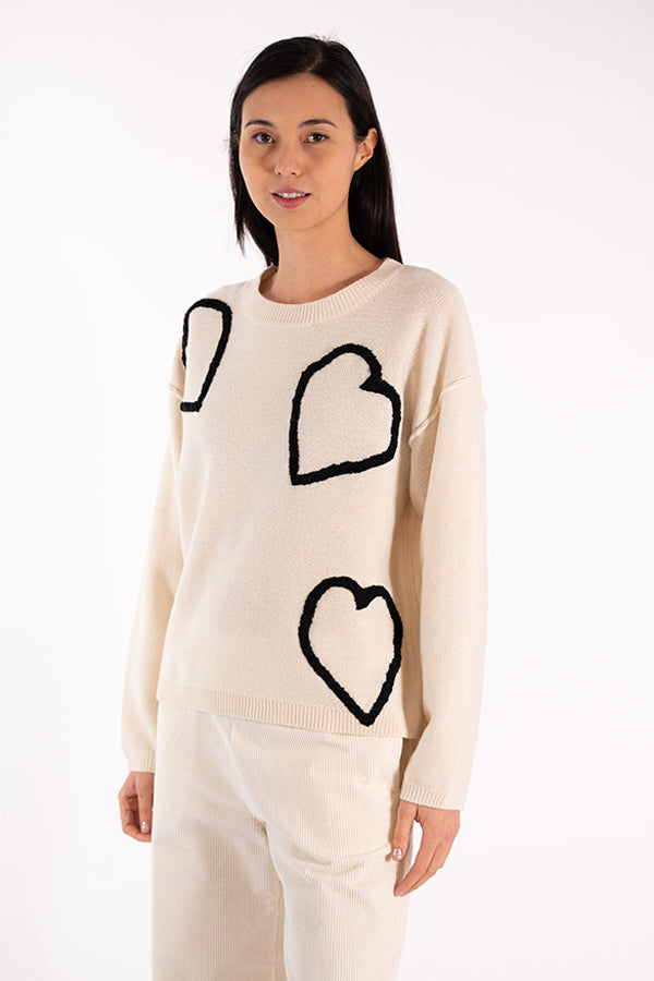 EVE HEARTS EMBROIDERY WHITE SWEATER