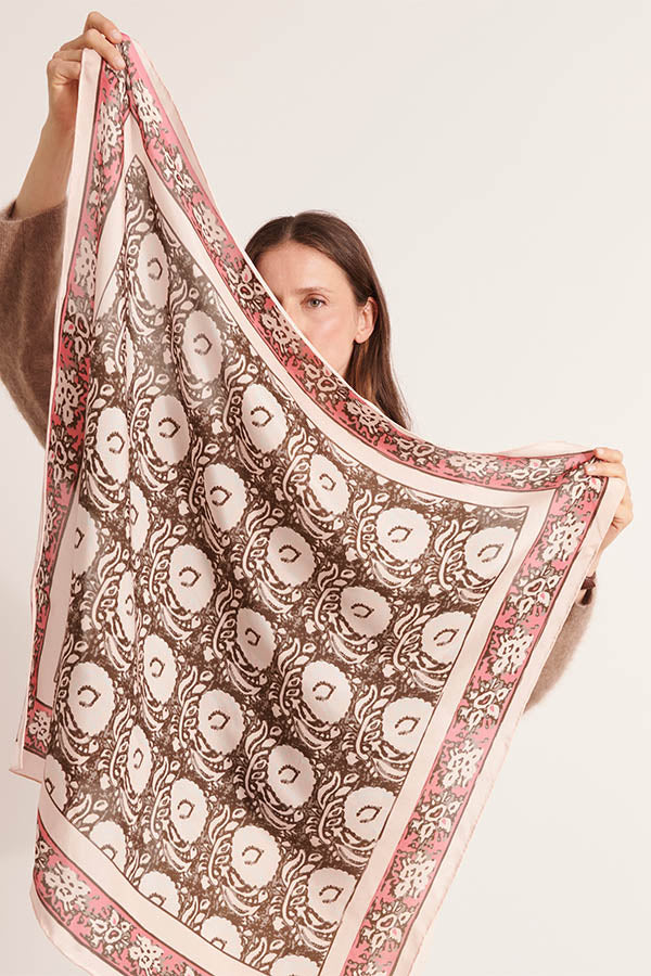 ERICA GEOMETRIC PRINT SQUARE SCARF
