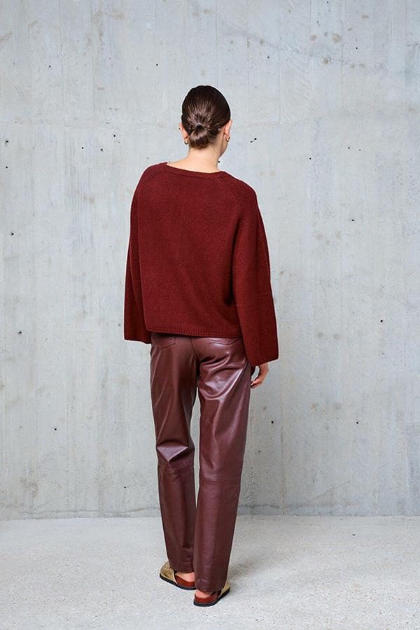 VICTORIA SLIT BURGUNDY WOOL SWEATER