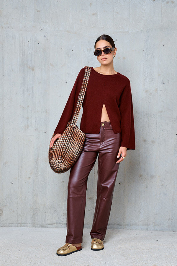 VICTORIA SLIT BURGUNDY WOOL SWEATER