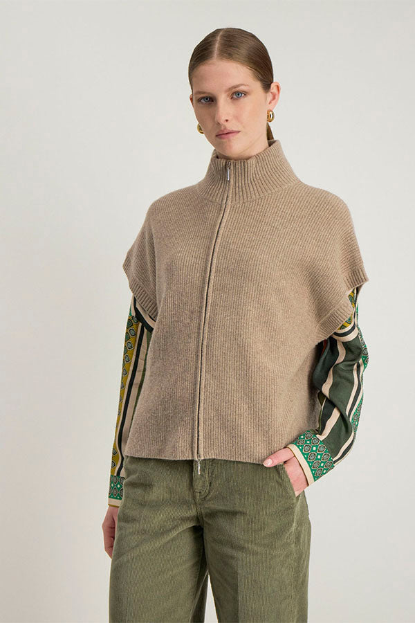 VELYKA CAPPUCCINO SLEEVELESS ZIP CARDIGAN
