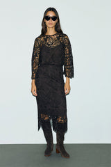 TYRA STRAIGHT LACE SKIRT
