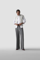 CLASSIC WHITE LONG SLEEVE BUTTON UP SHIRT
