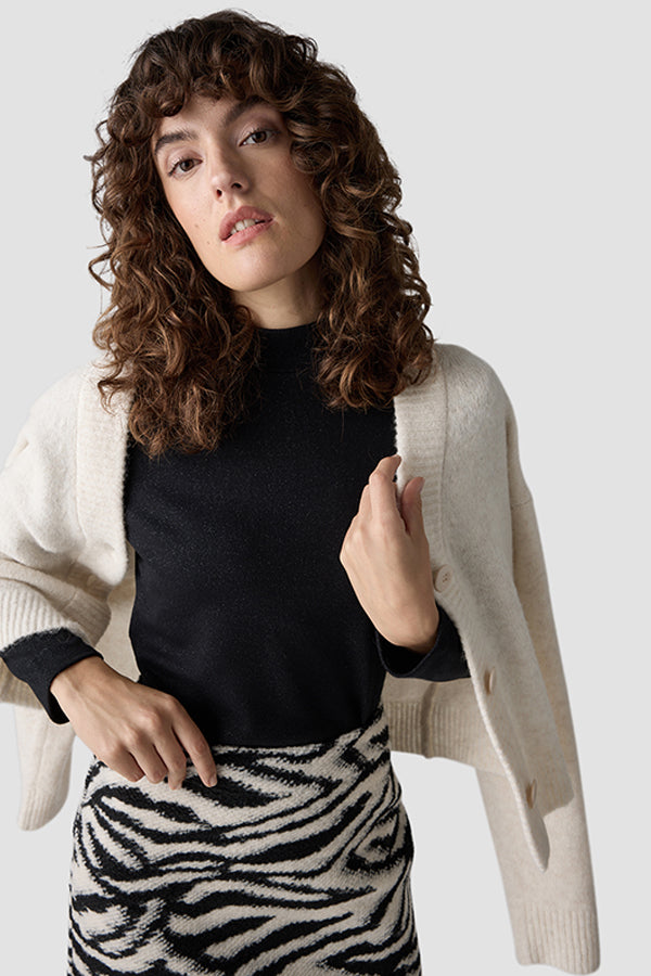 BLACK TURTLENECK KNIT SWEATER