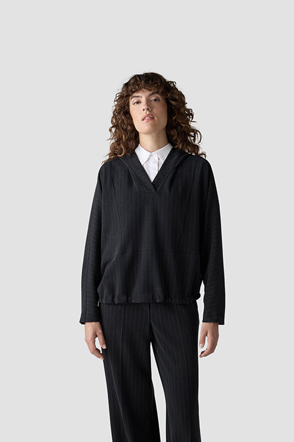 BLACK LONG SLEEVE HOODIE