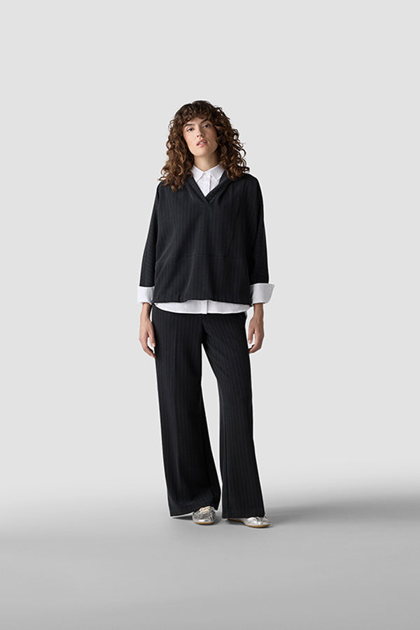 BLACK LONG SLEEVE HOODIE