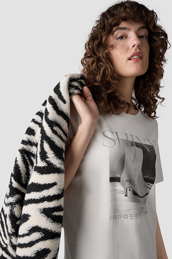 WHITE GRAPHIC T SHIRT