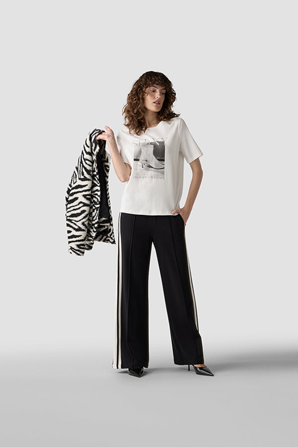 WHITE GRAPHIC T SHIRT