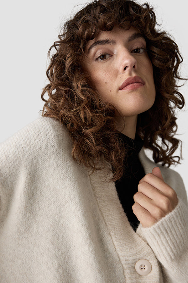 CREAM V NECK BUTTON UP KNIT CARDIGAN