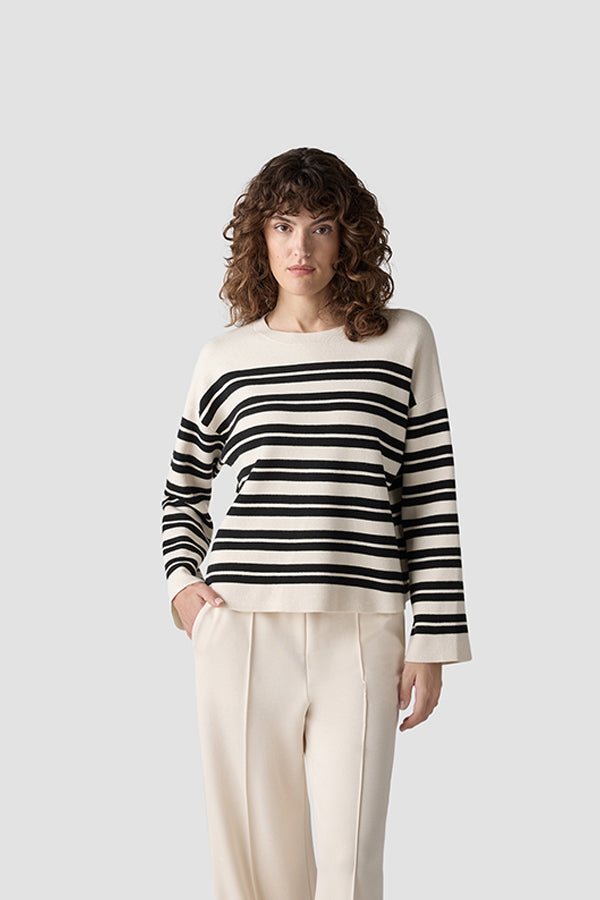 BLACK WHITE STRIPED SWEATER