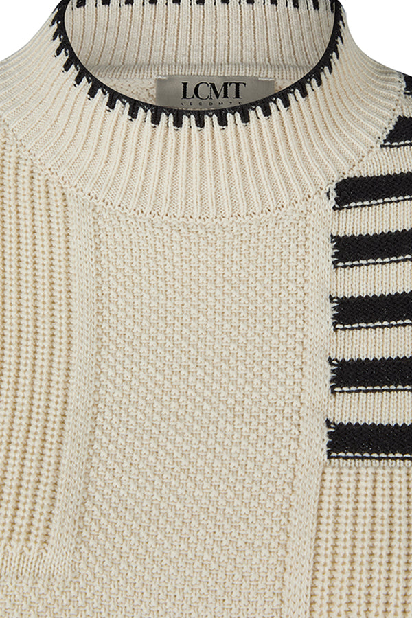 BEIGE KNIT SWEATER
