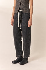 LOOSE FIT CARGO JEANS