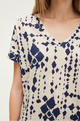 GAVINA IKAT PRINT V-NECK COTTON T-SHIRT