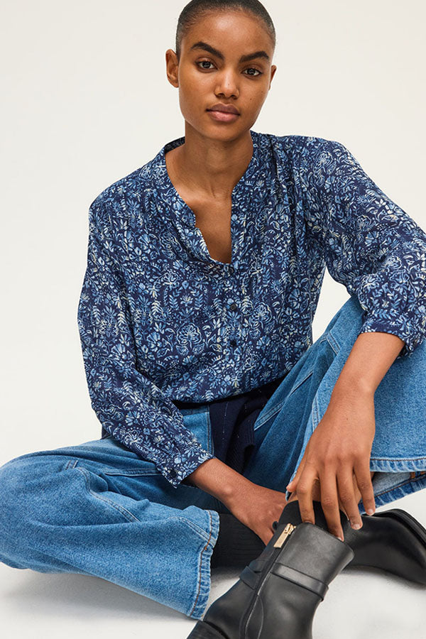 AKINA SOFT FOLIAGE PRINT BLOUSE