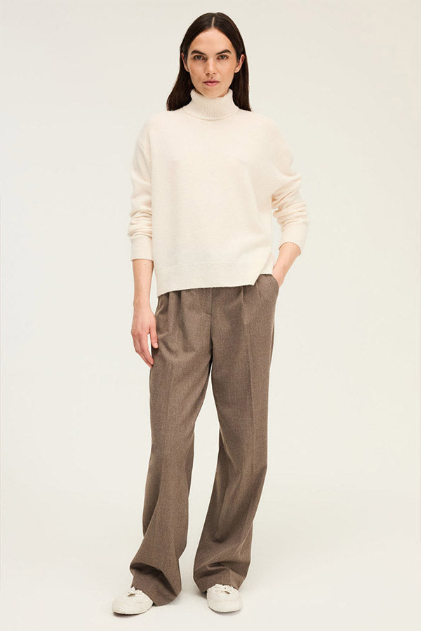 EVANA WHITE WOOL TURTLENECK SWEATER
