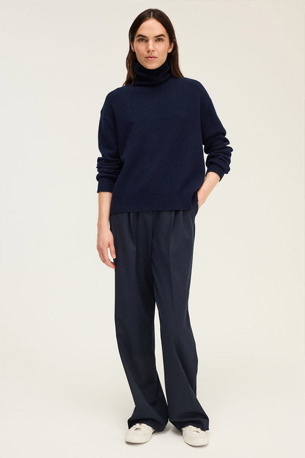 EVANA NAVY WOOL TURTLENECK SWEATER