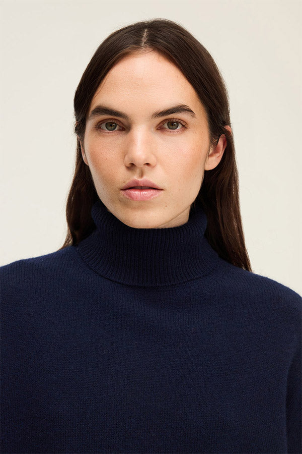 EVANA NAVY WOOL TURTLENECK SWEATER