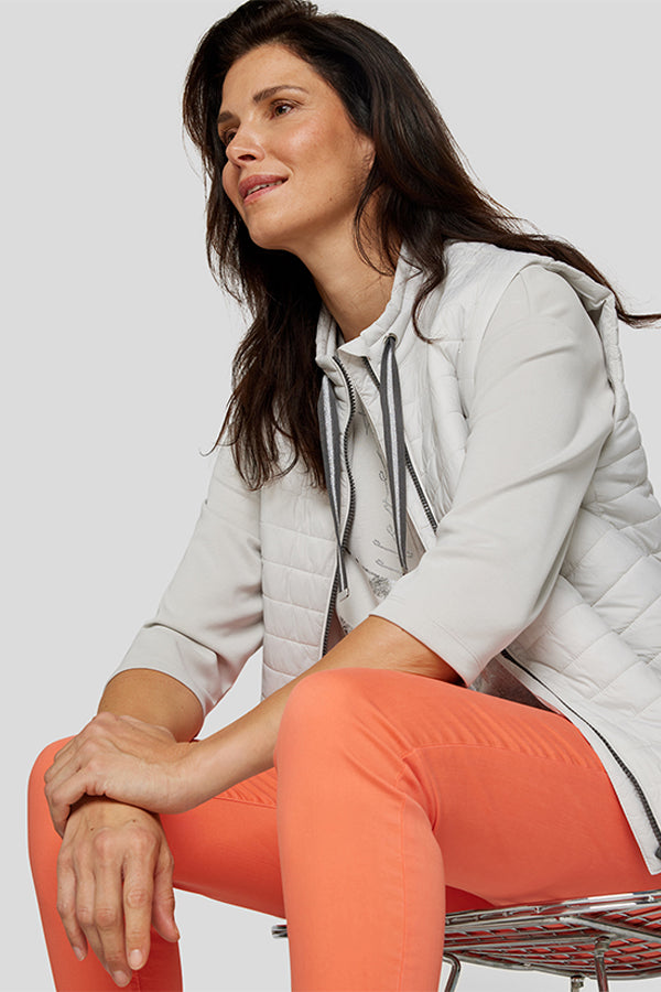PEARL GREY LIGHTWEIGHT QUILTED VEST