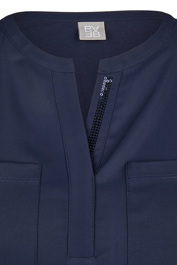 NAVY SEQUINNED BASIC T-SHIRT