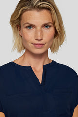 NAVY SEQUINNED BASIC T-SHIRT