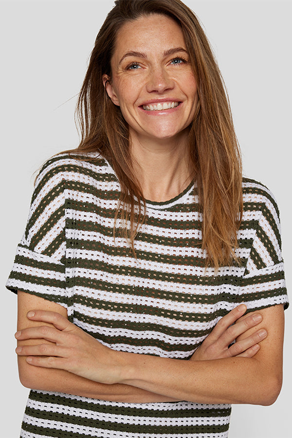 TEXTURED STRIPED T-SHIRT