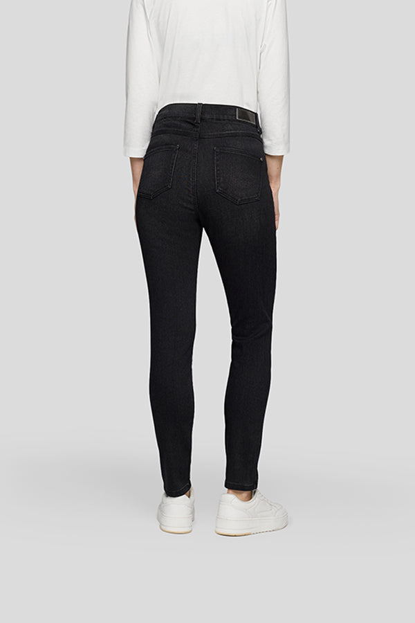 BLACK CLASSIC DENIM JEANS