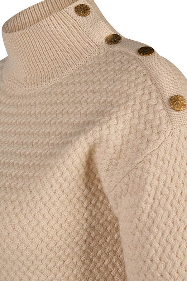 WHITE TURTLENECK KNIT SWEATER