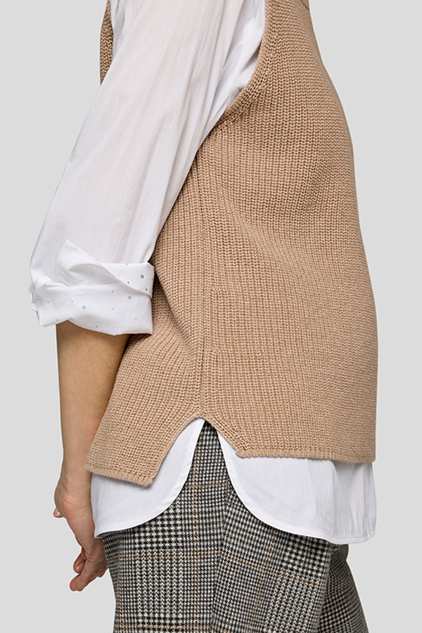 BEIGE SLEEVELESS KNIT TOP