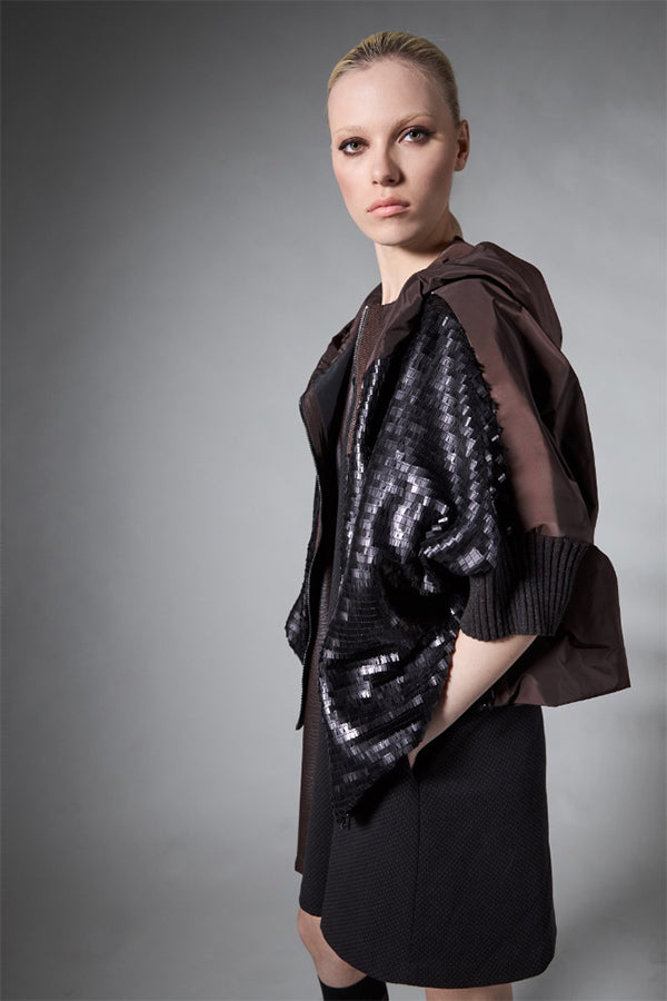 TAPERED SLEEVES DARK TEXTURED HOODED JACKET