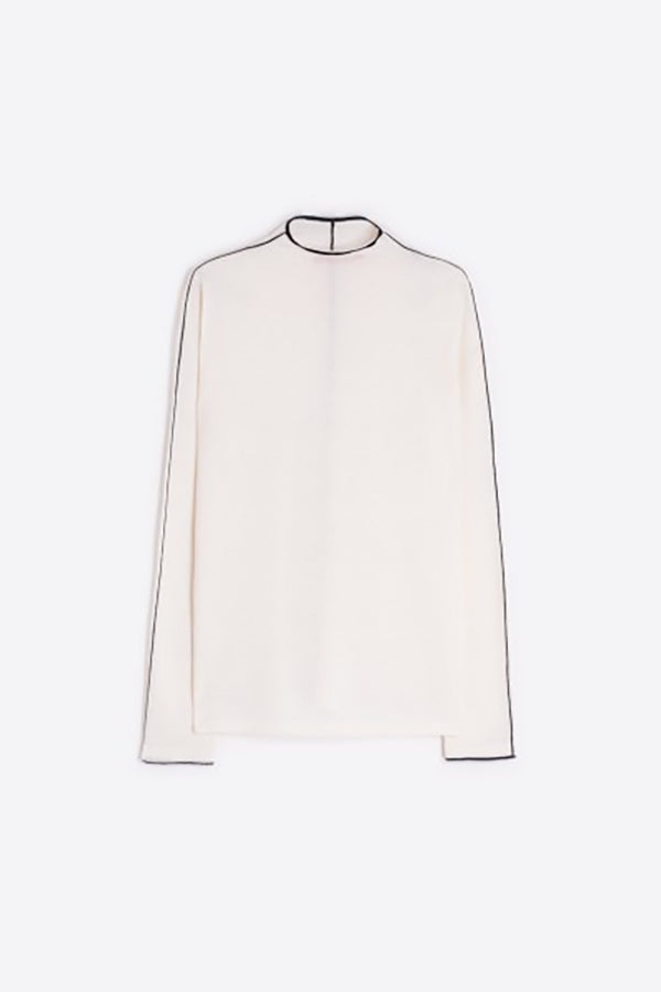 CLASSIC OFF-WHITE TURTLENECK PULLOVER