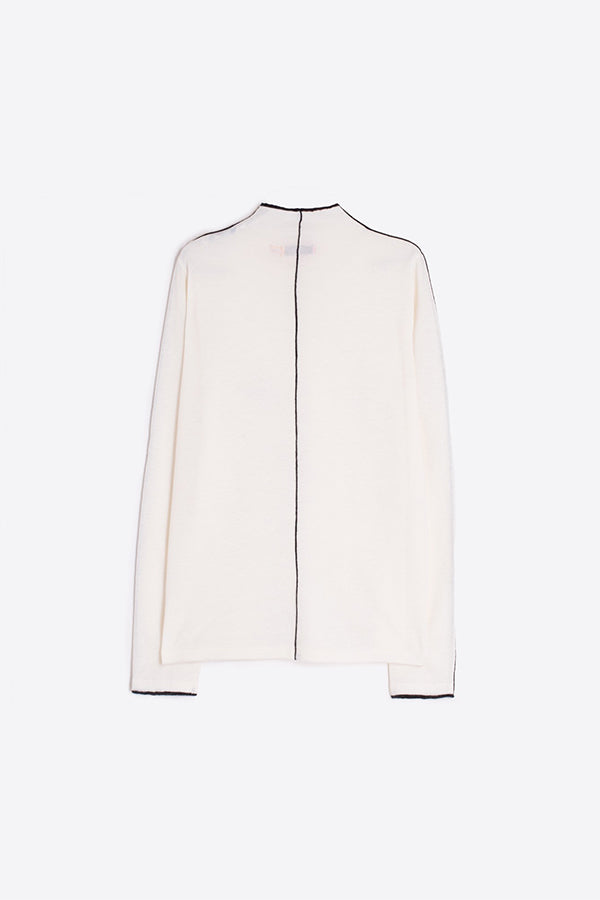CLASSIC OFF-WHITE TURTLENECK PULLOVER