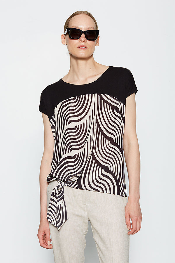 KNOTTED HEM PRINTED ROUND-NECK T-SHIRT