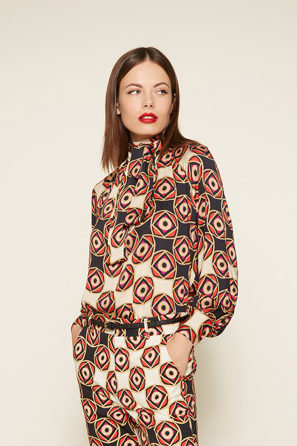 GEOMETRIC PRINT BLOUSE