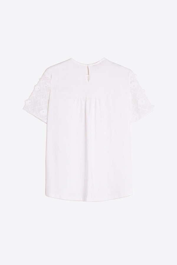 DARZIE WHITE EMBROIDERED FLOWER T-SHIRT