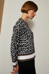 LEOPARD PRINT ROUND NECK SWEATER