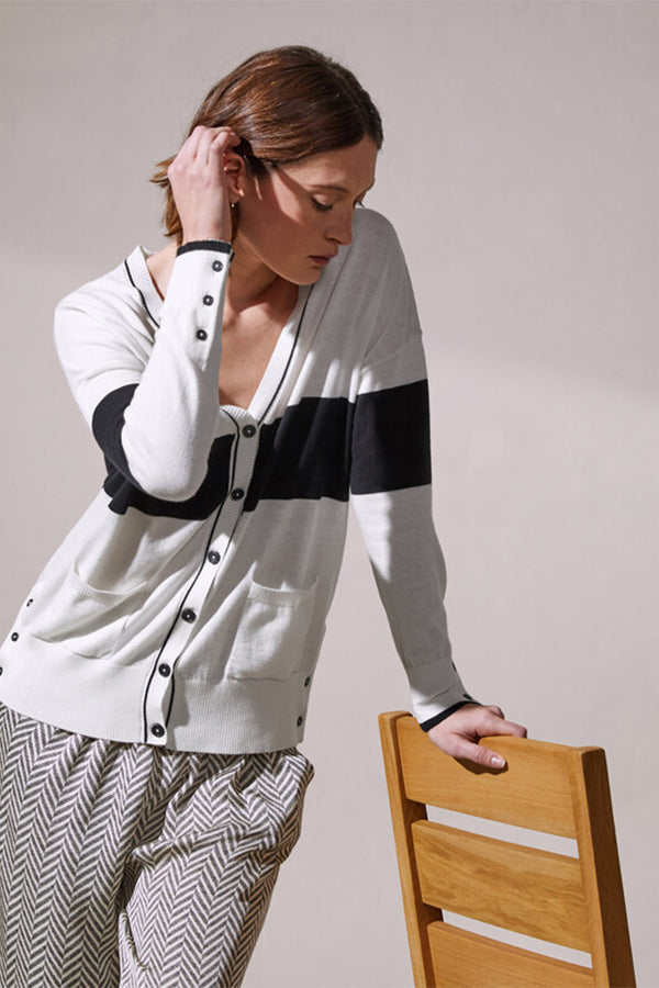 STRIPED TWO TONE OVERSIZED V-NECK CARDIGAN