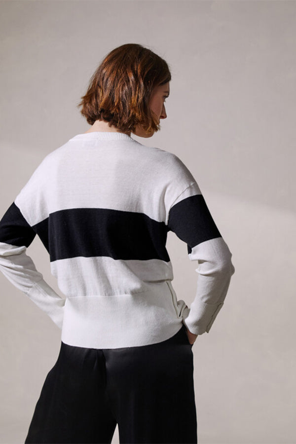 STRIPED TWO TONE ROUND NECK CARDIGAN