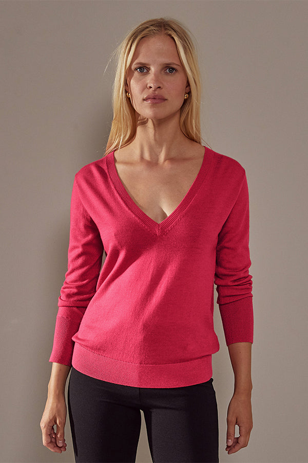 RASPBERRY PINK MERINO WOOL V-NECK SWEATER