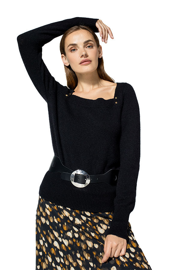 BLACK STUDDED RECTANGULAR NECK PULLOVER