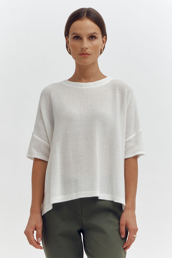 APYUNI WHITE OVERSIZED KNIT SWEATER