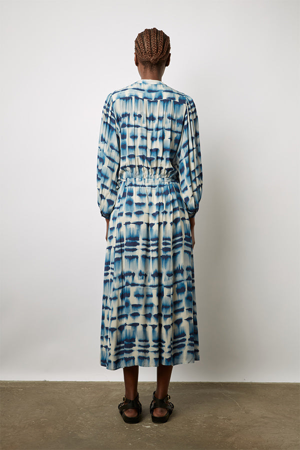 ELLYA BLUE TIE-DYE PRINT MIDI DRESS