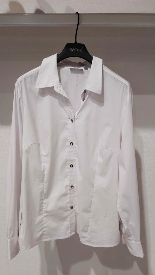 BUTTON DOWN WHITE SHIRT